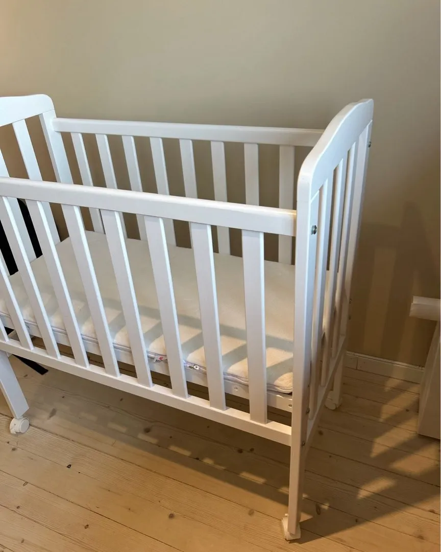 Bedside crib