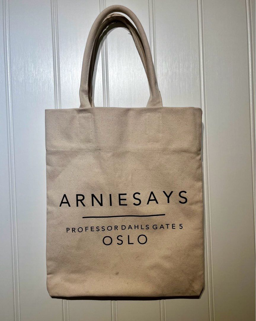 Arnie says totebag