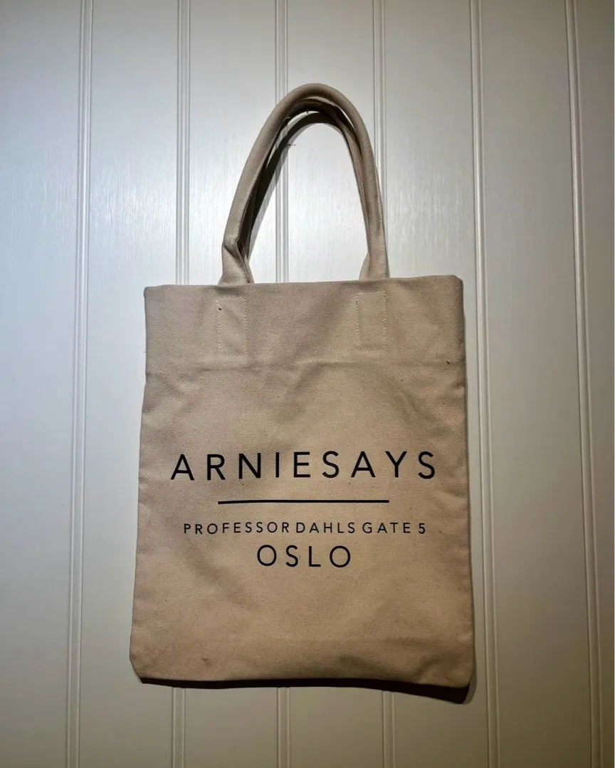 Arnie says totebag