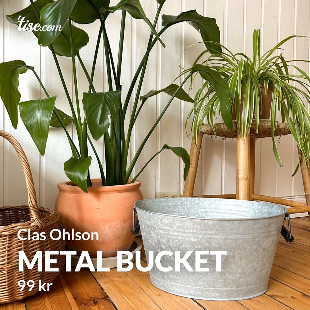 Metal bucket