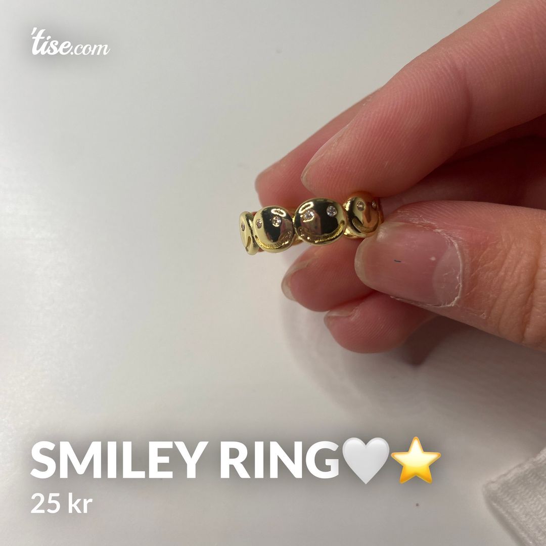 Smiley ring🤍⭐️