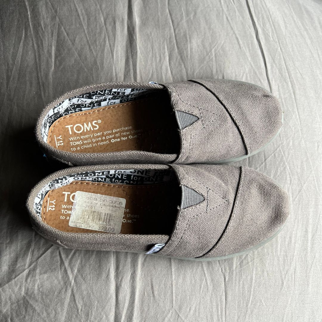 Toms