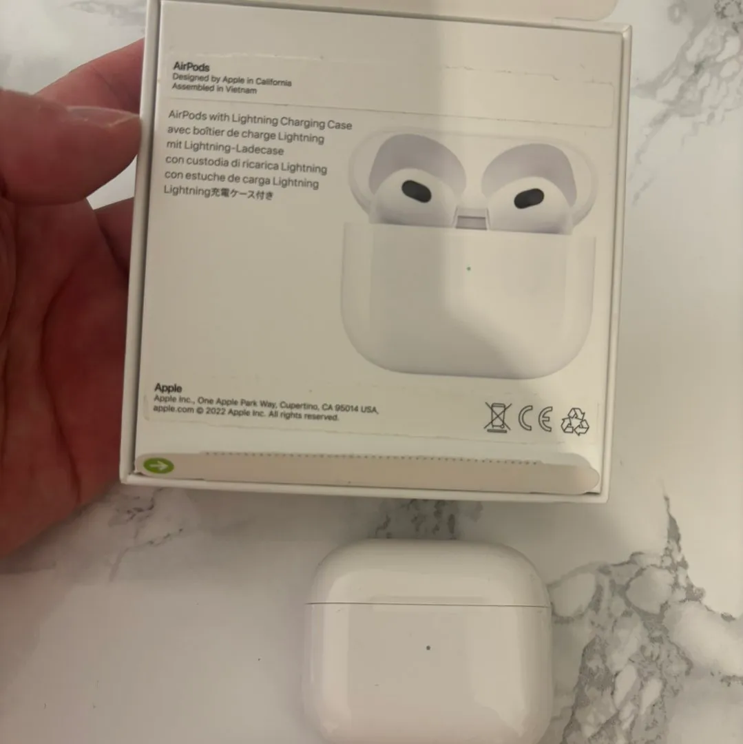 Apple airpods