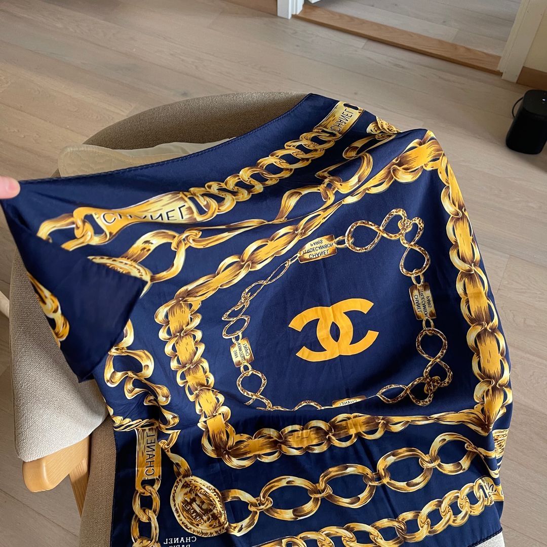 Chanel skjerf