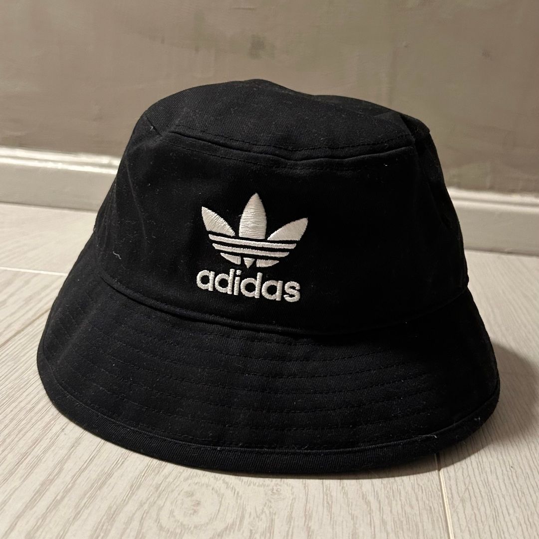 Adidas bucket hat