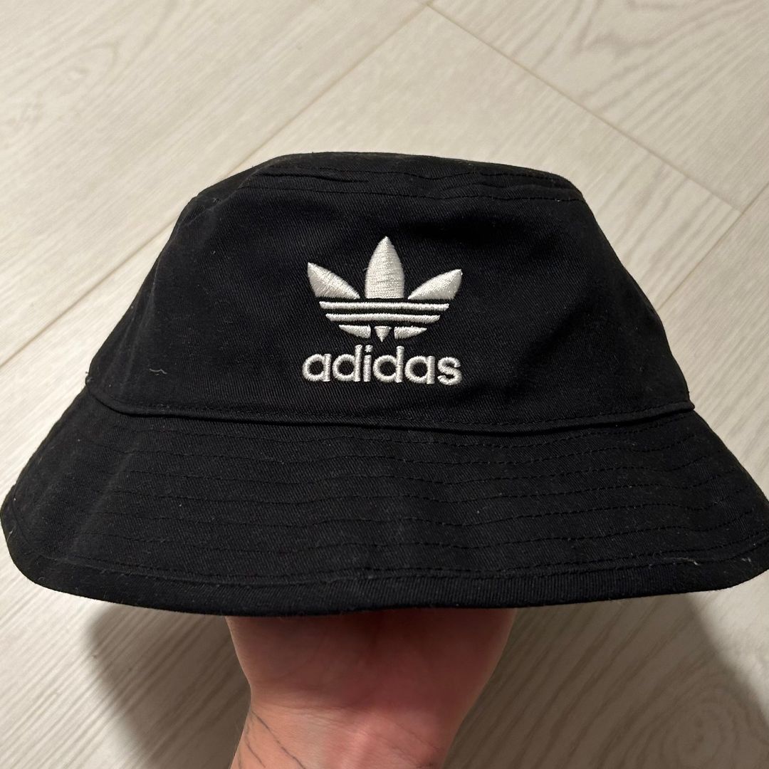 Adidas bucket hat