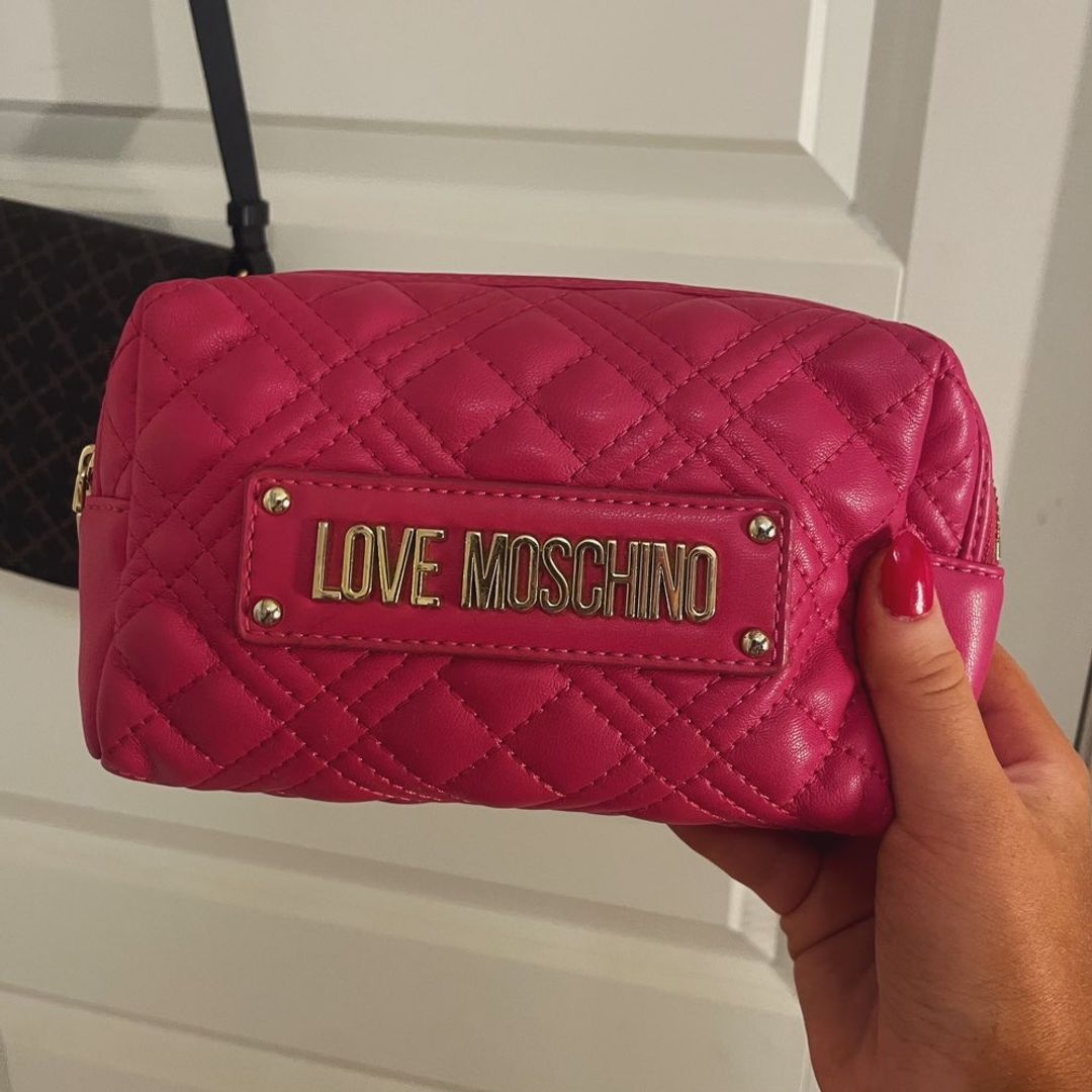 LOVE MOSCHINO