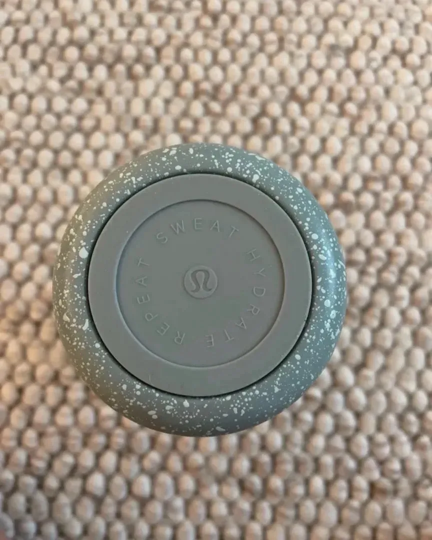 Lululemon juomapullo