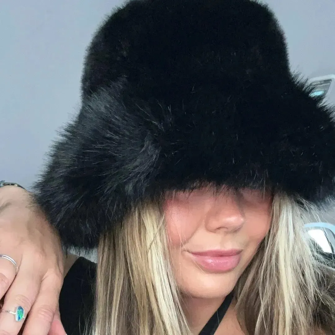 Faux fur hatt