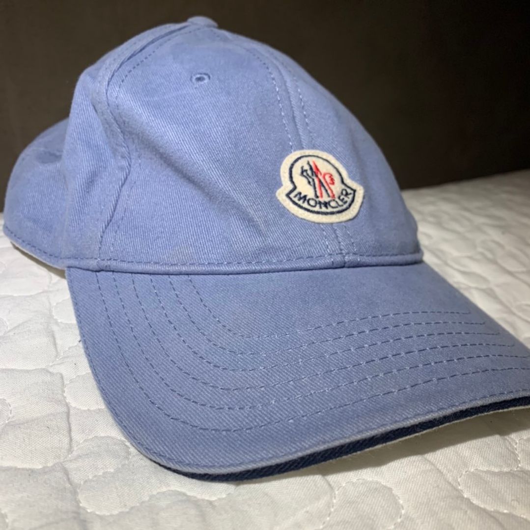 Moncler caps