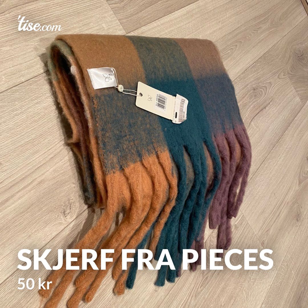 Skjerf fra Pieces