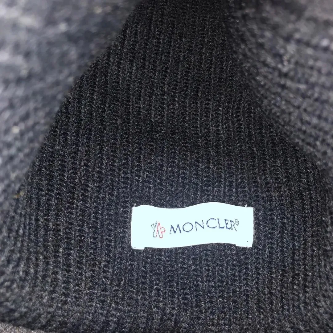 Moncler hue