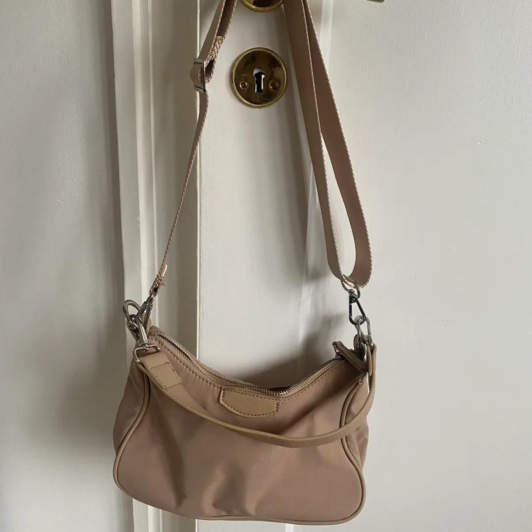 Beige taske