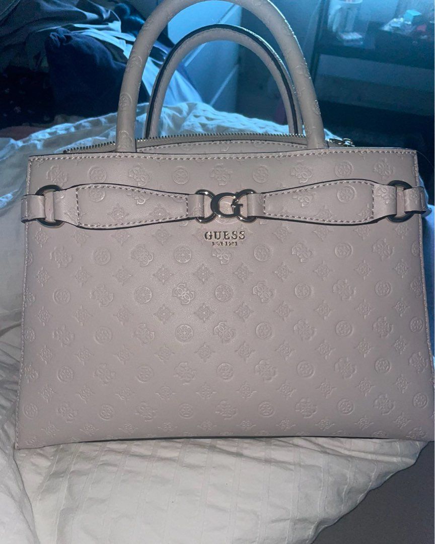 Bag from guess