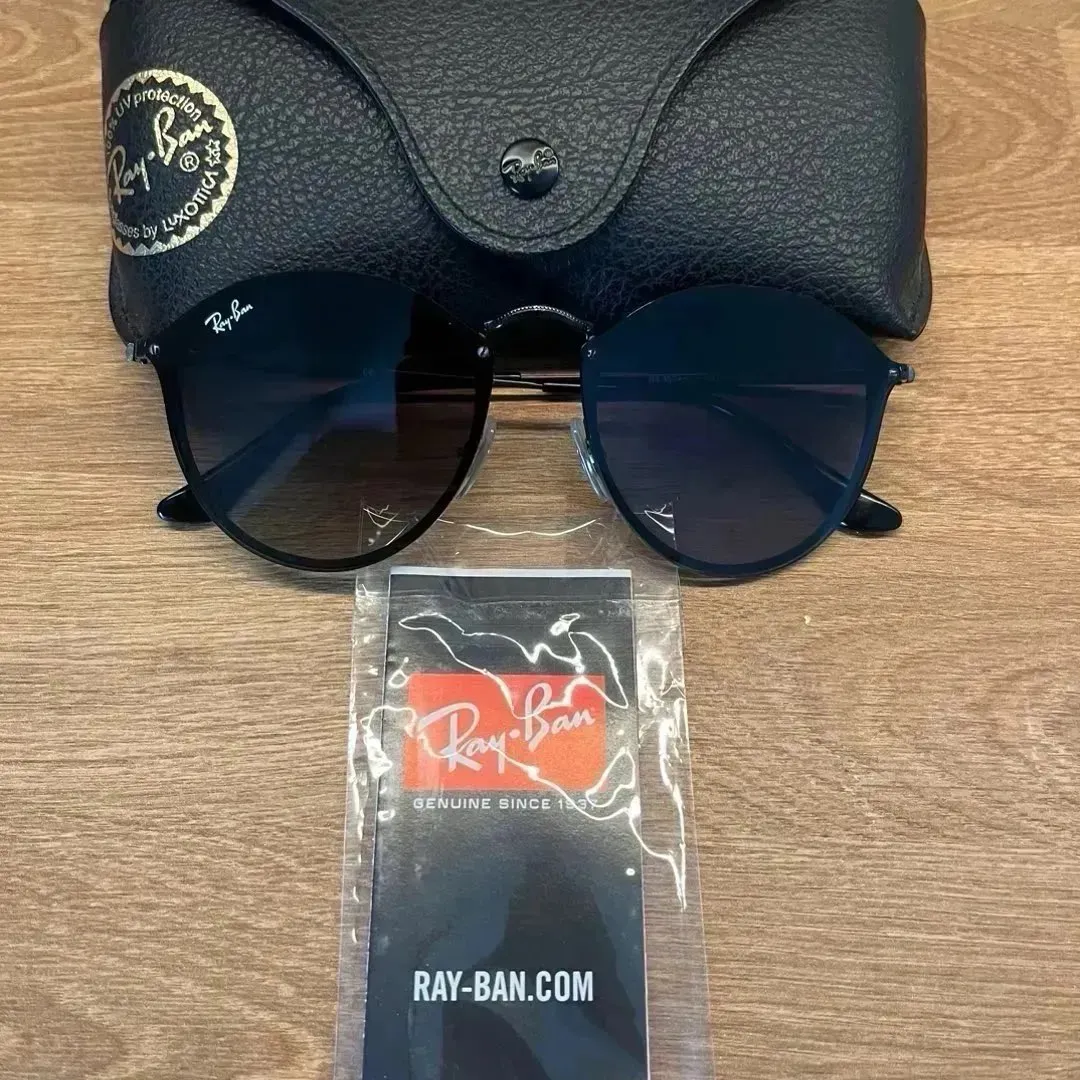 Ray-Ban