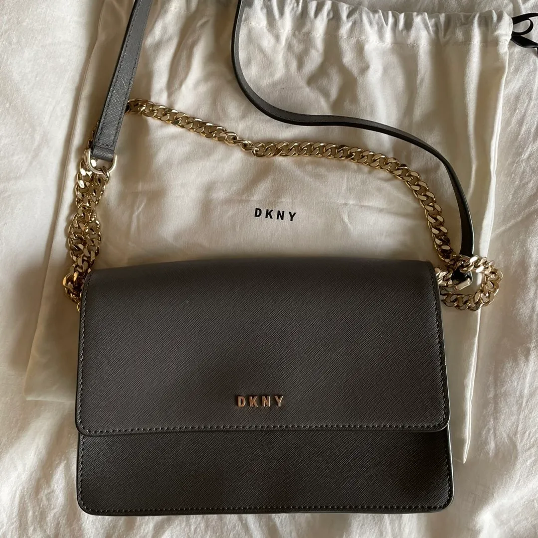 DKNY veske