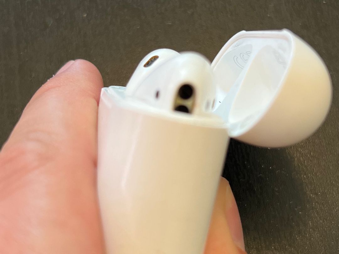 AirPods