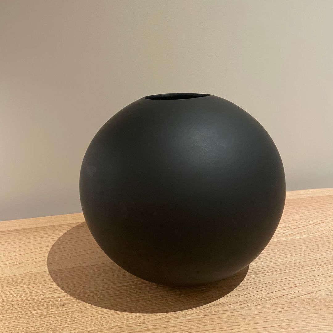 Ball vase