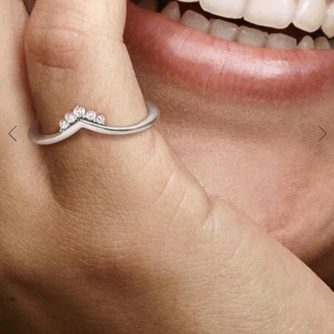 Tiara Wishbone ring