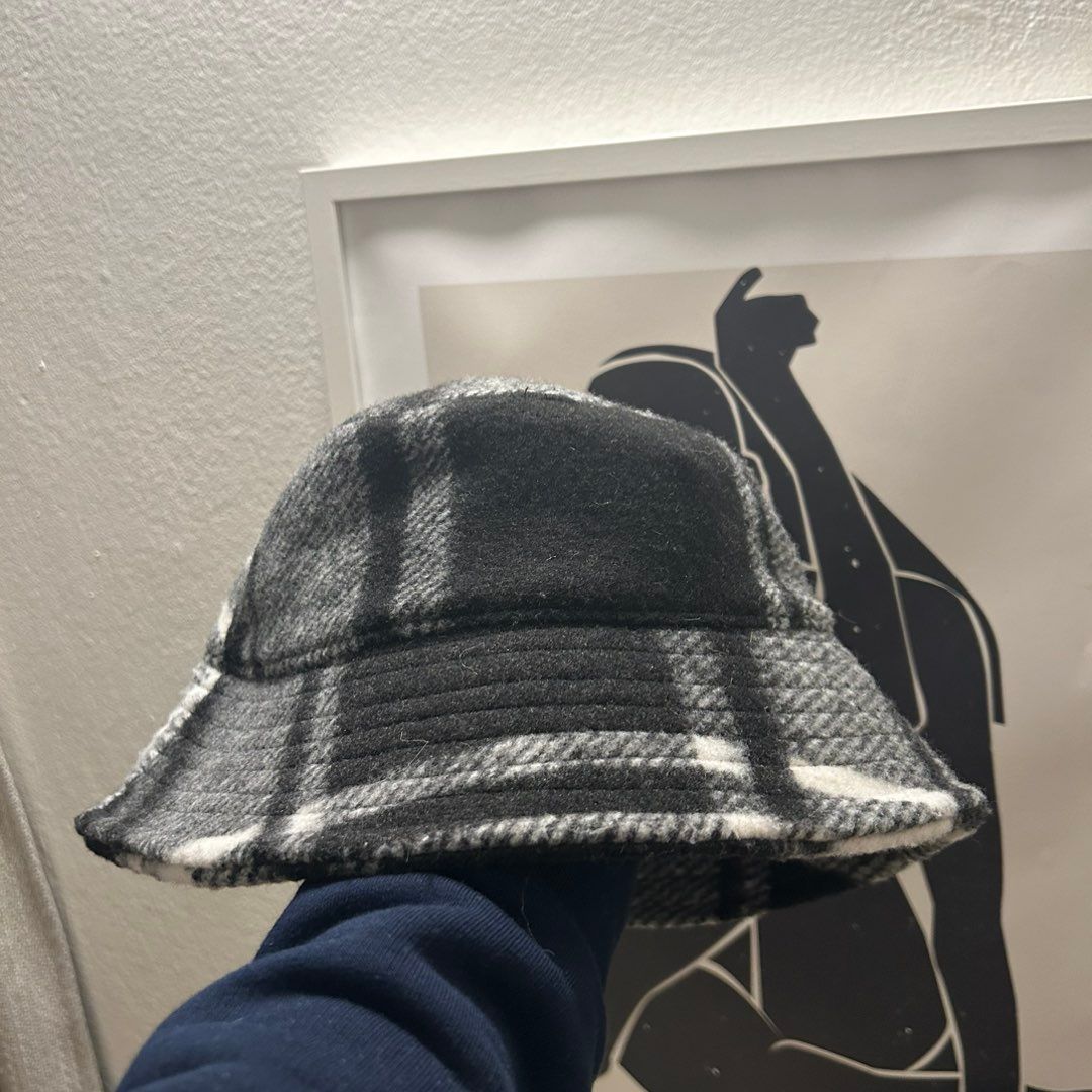 Bucket hat