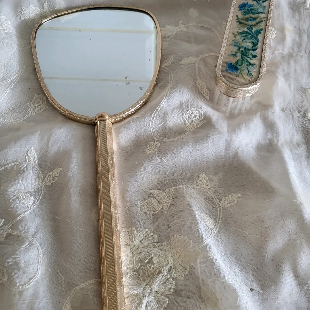 Speil og børste 🌸