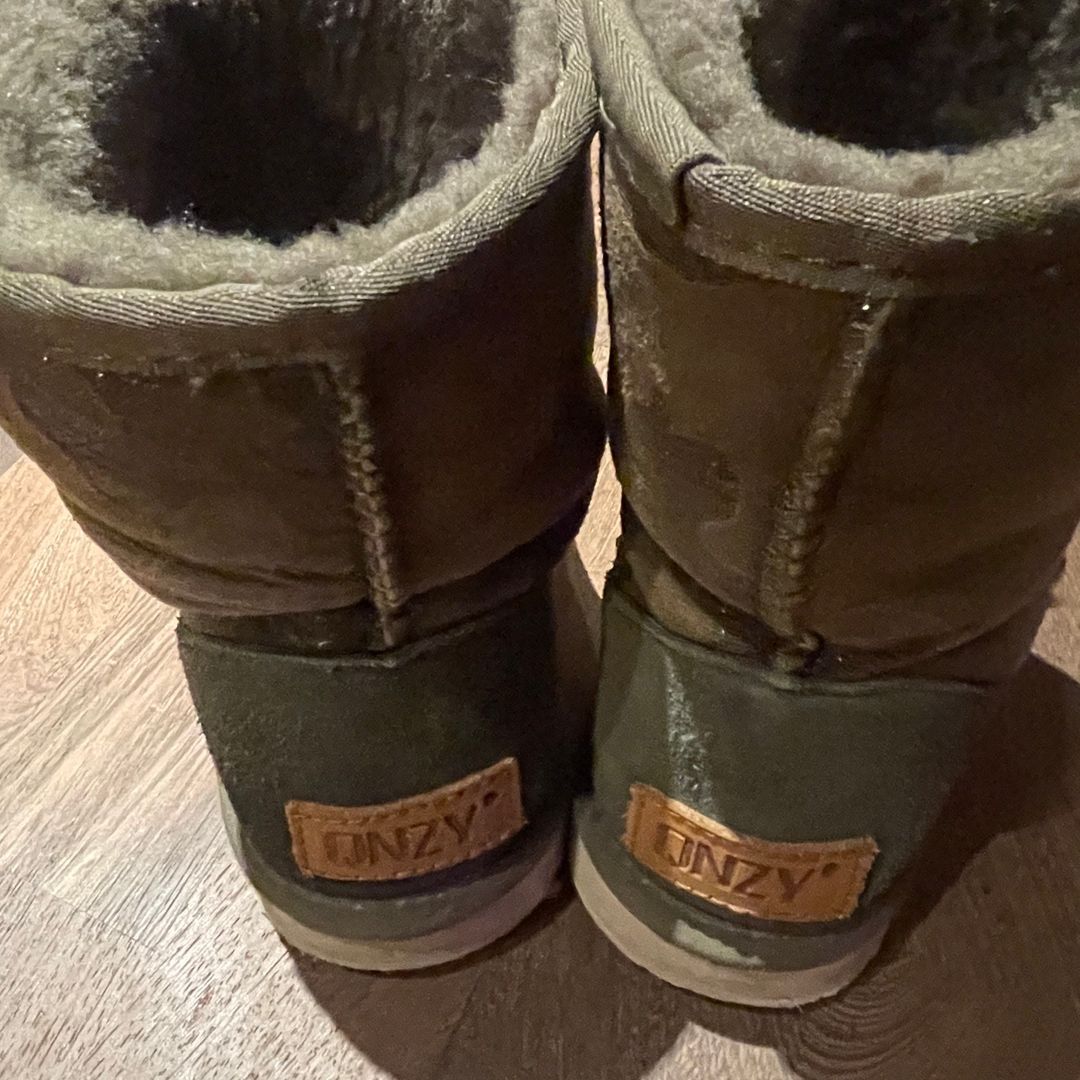 «Uggs»