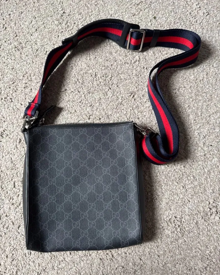 Gucci messenger bag