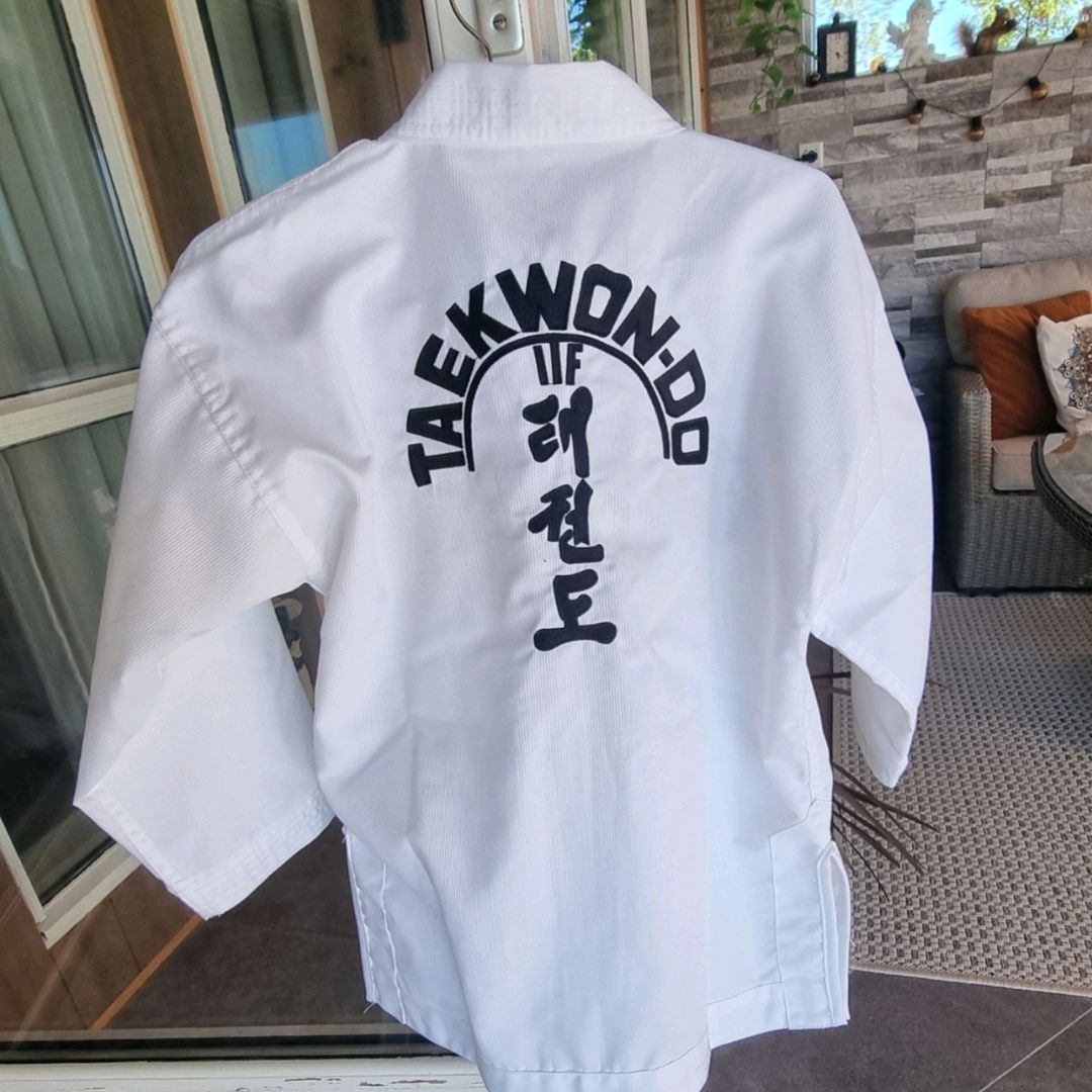 taekwondo suit