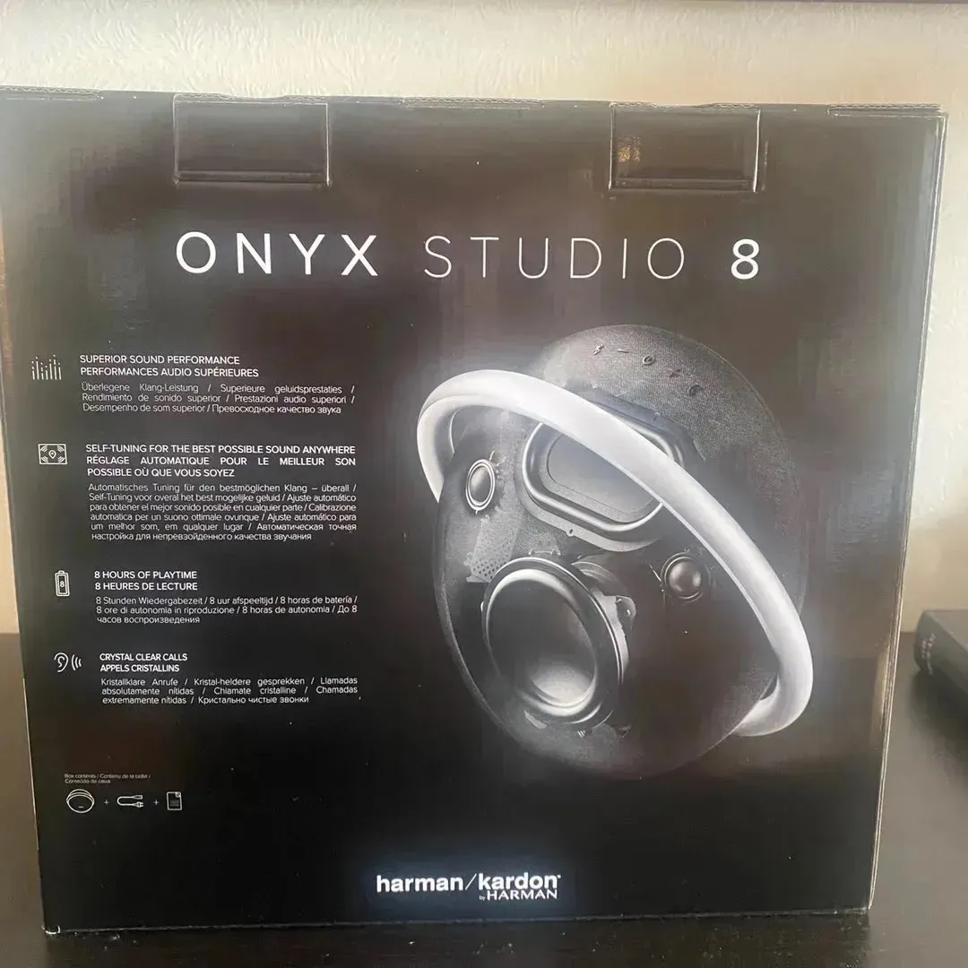 Onyx Studio 8