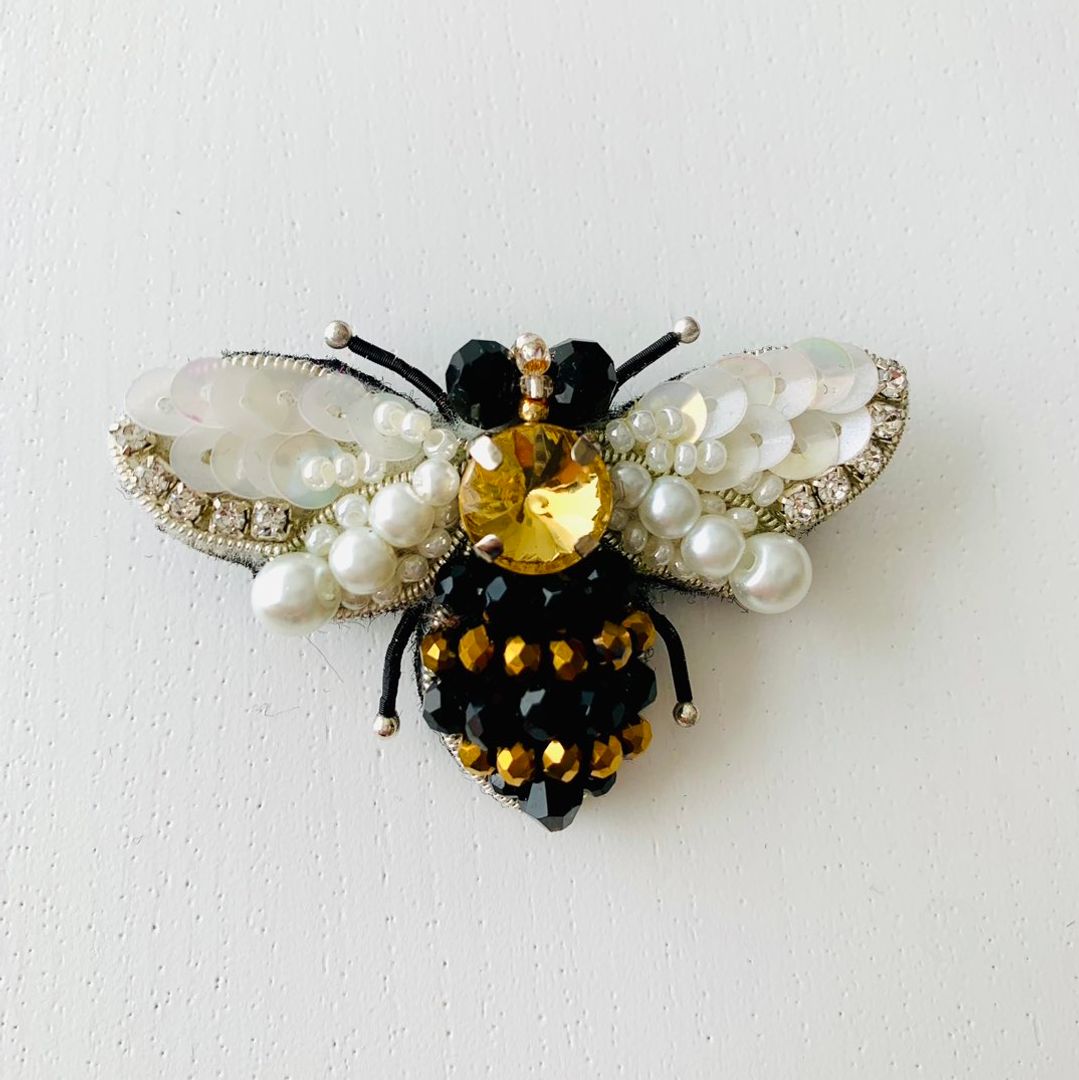 Bee brooch