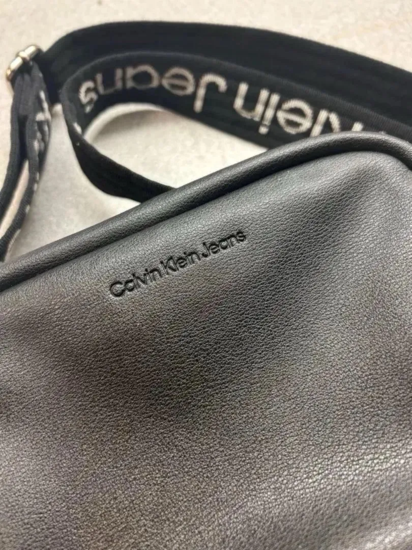 Calvin Klein Laukku