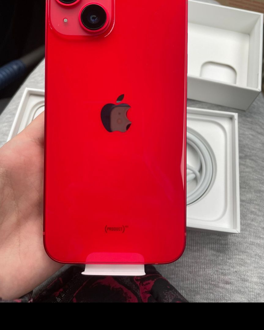 Iphone14 product red