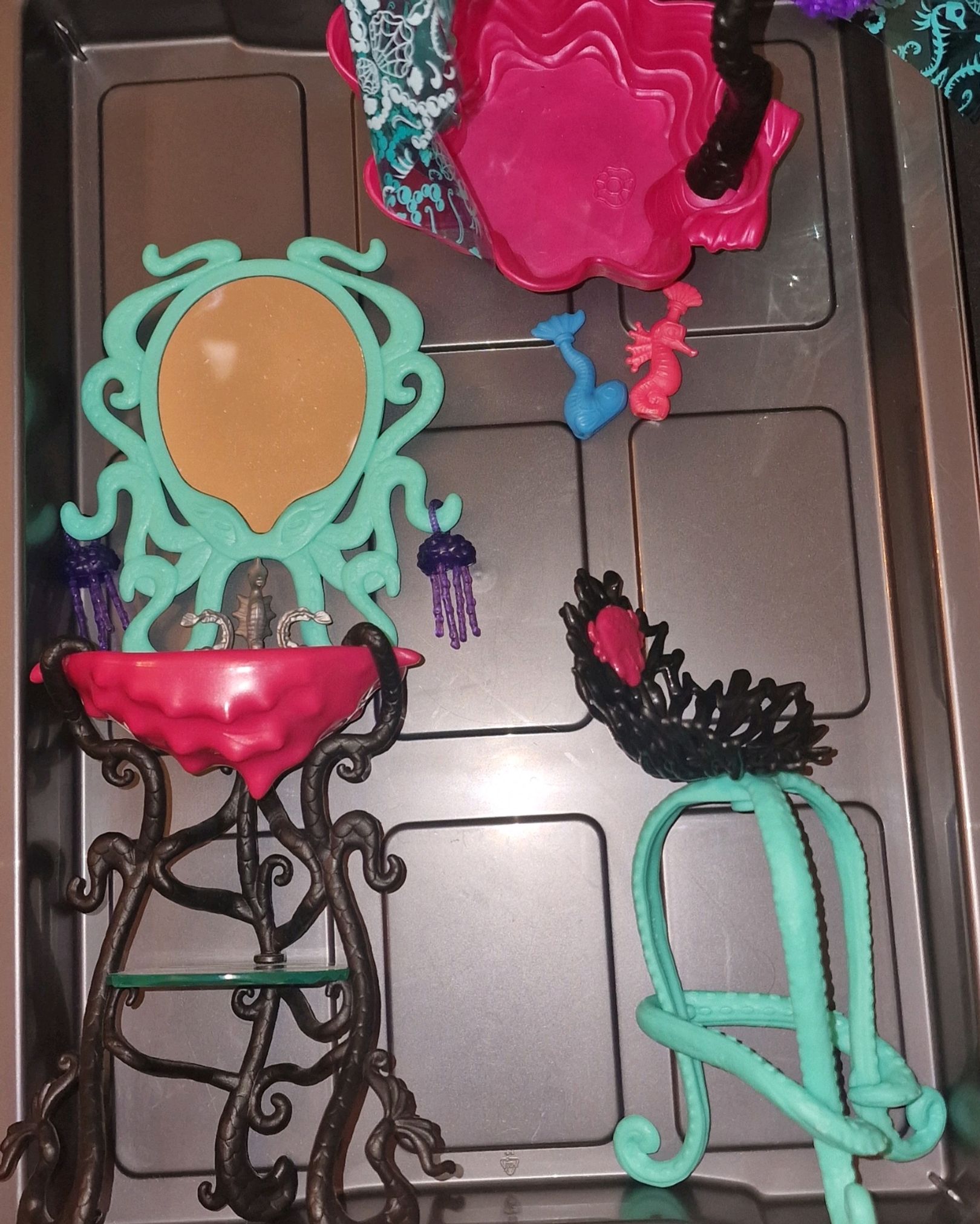 MonsterHigh Bathroom