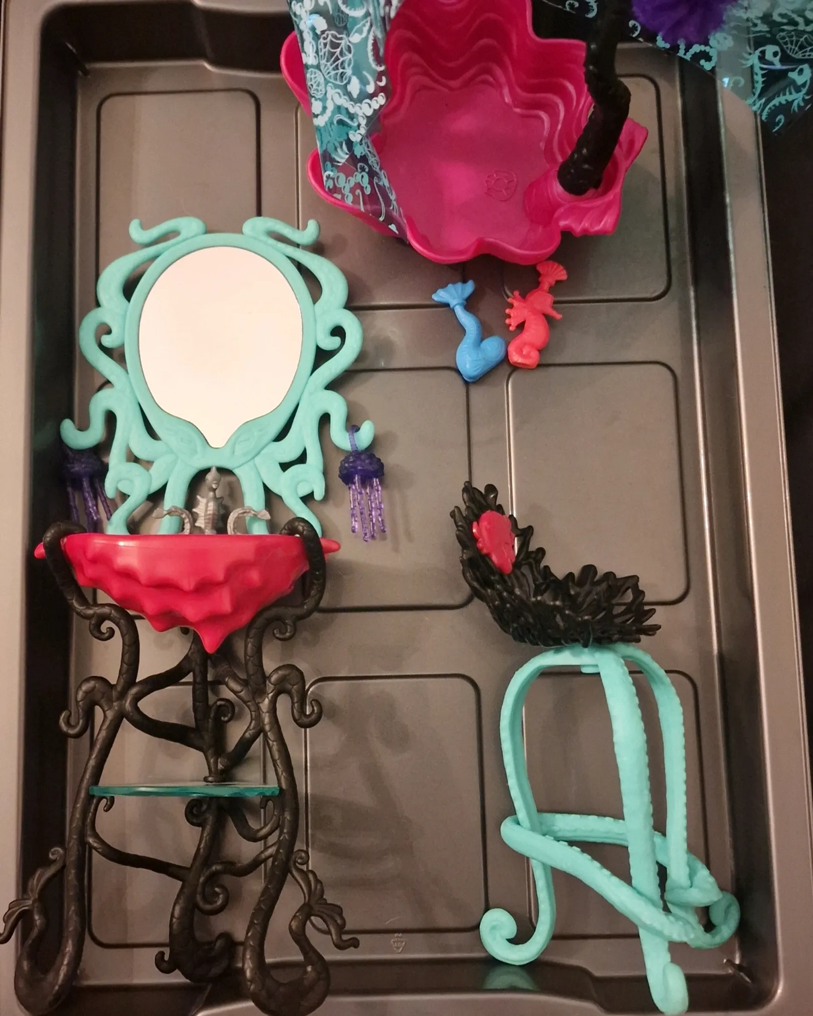 MonsterHigh Bathroom