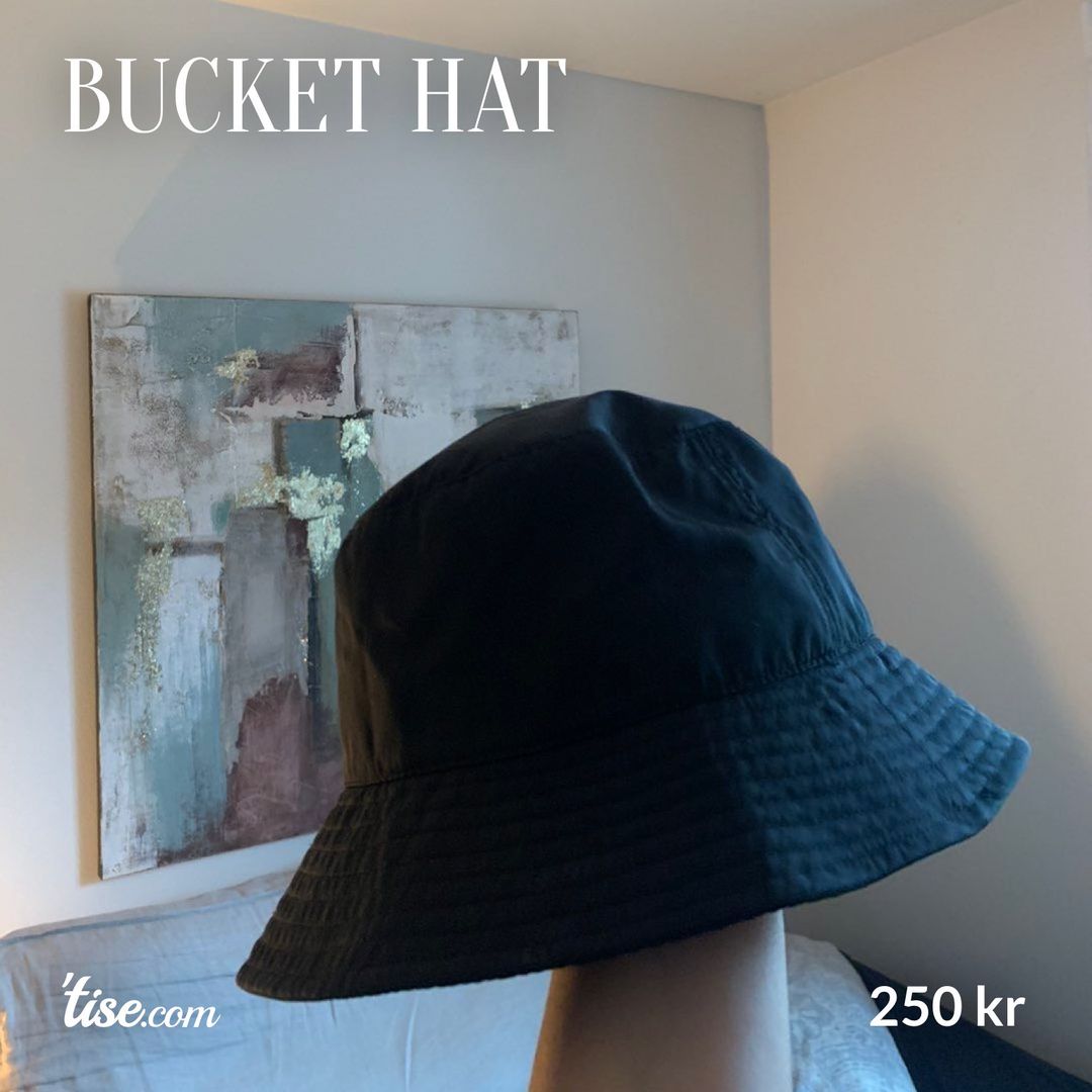 Bucket Hat