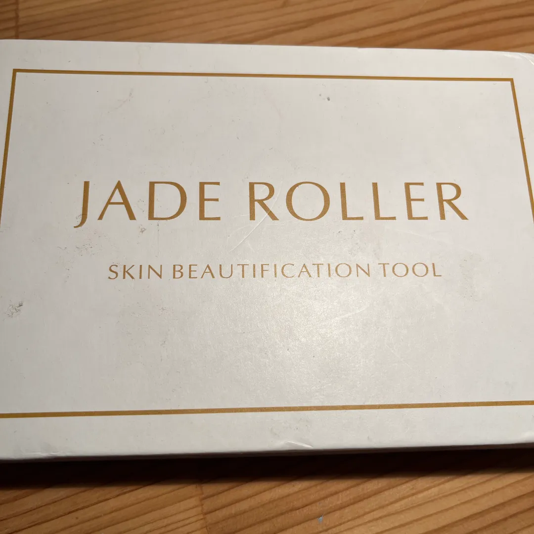 Jade roller🩷