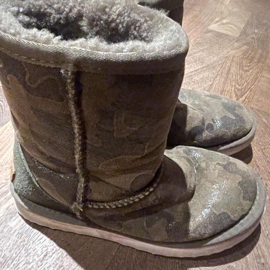 «Uggs»