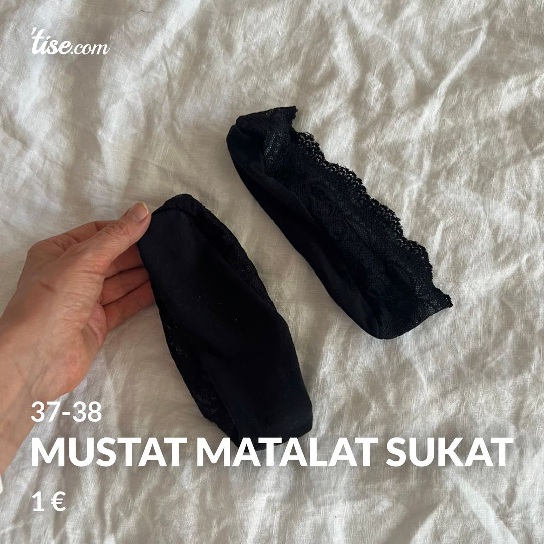 Mustat matalat sukat