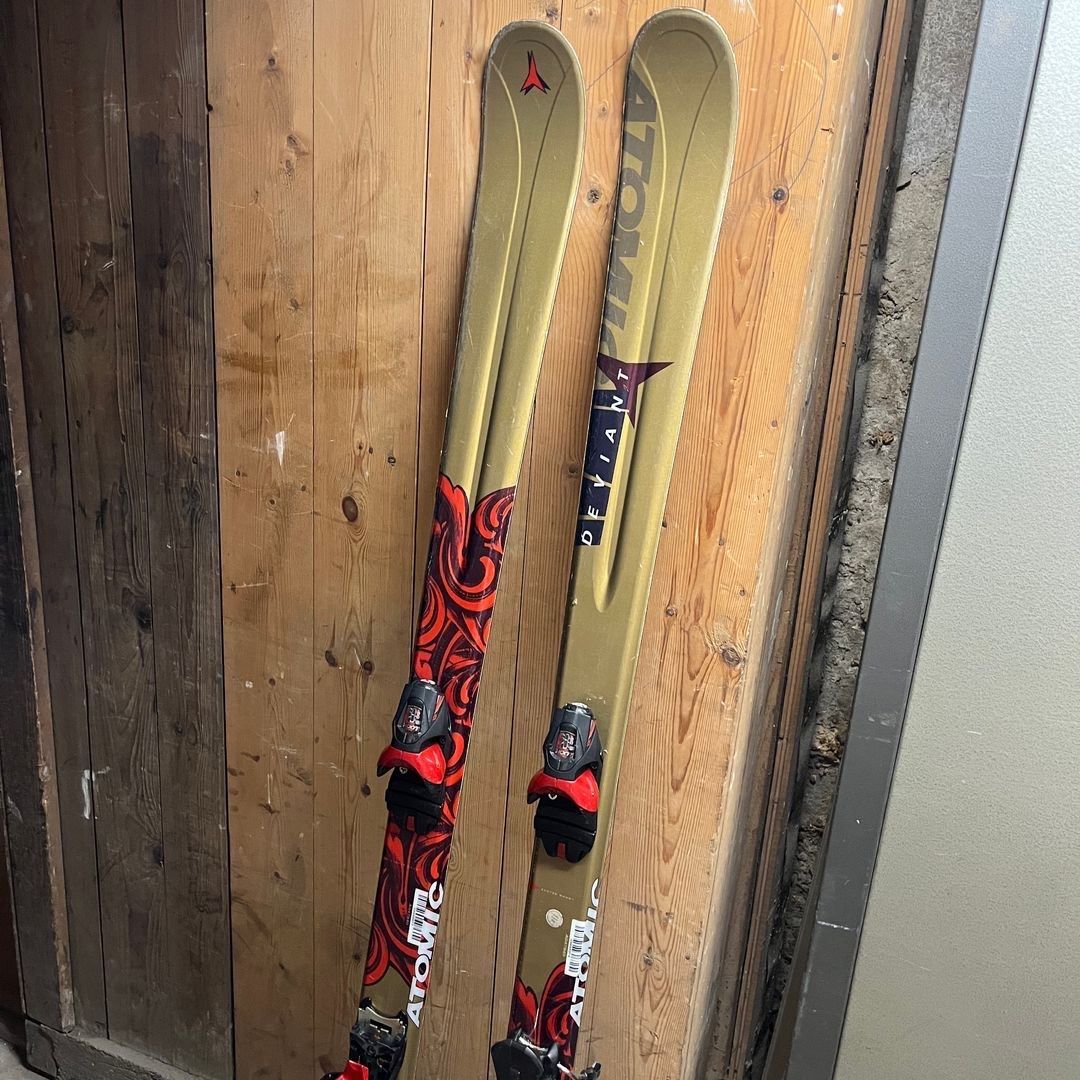 Twin-tip ski