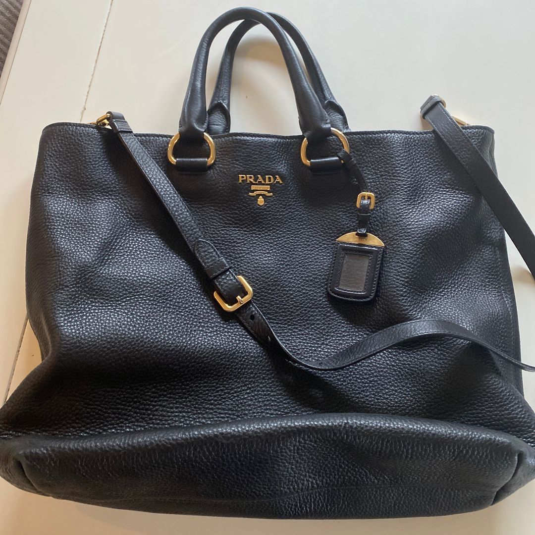 Prada Nero veske