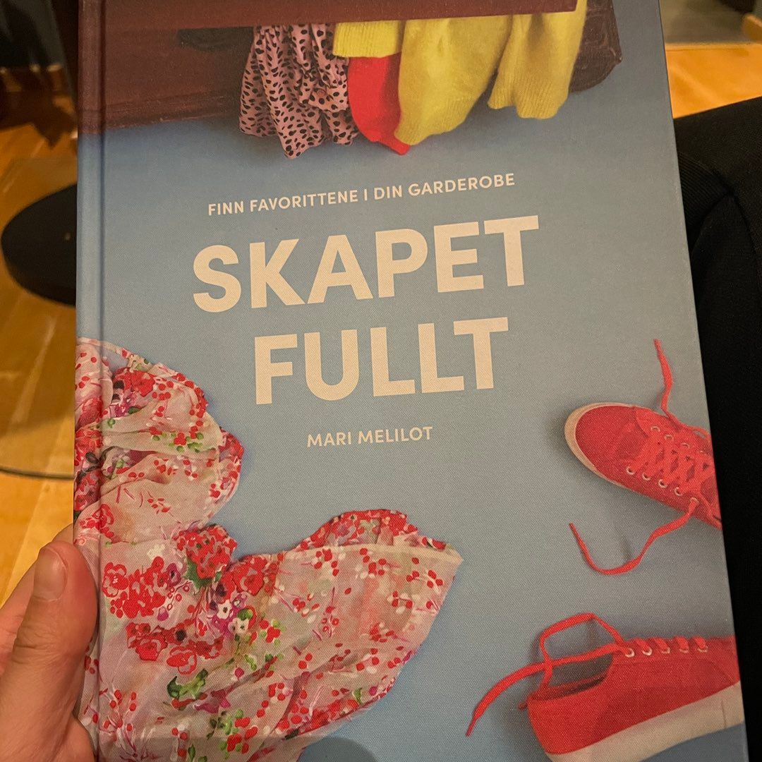 Skapet fullt - bok