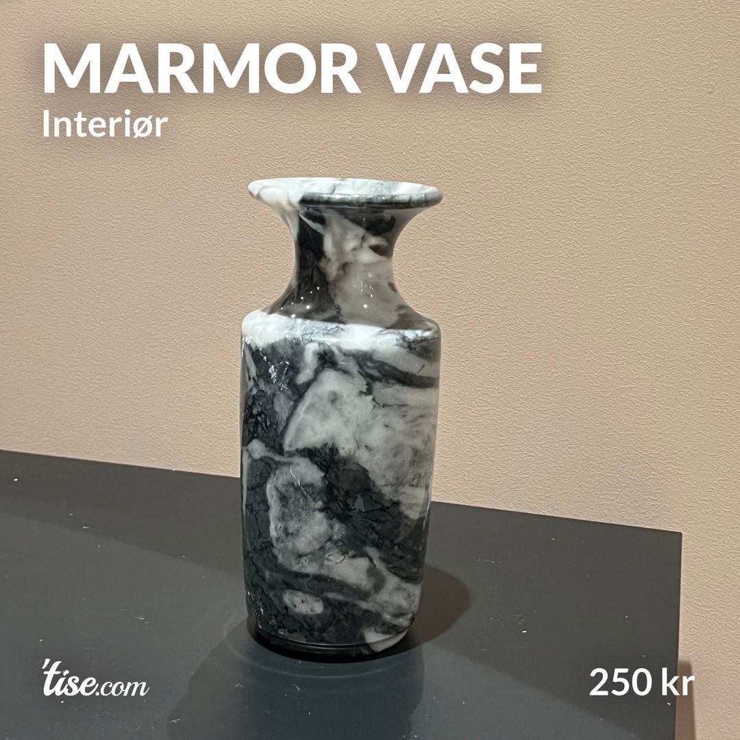 MARMOR VASE