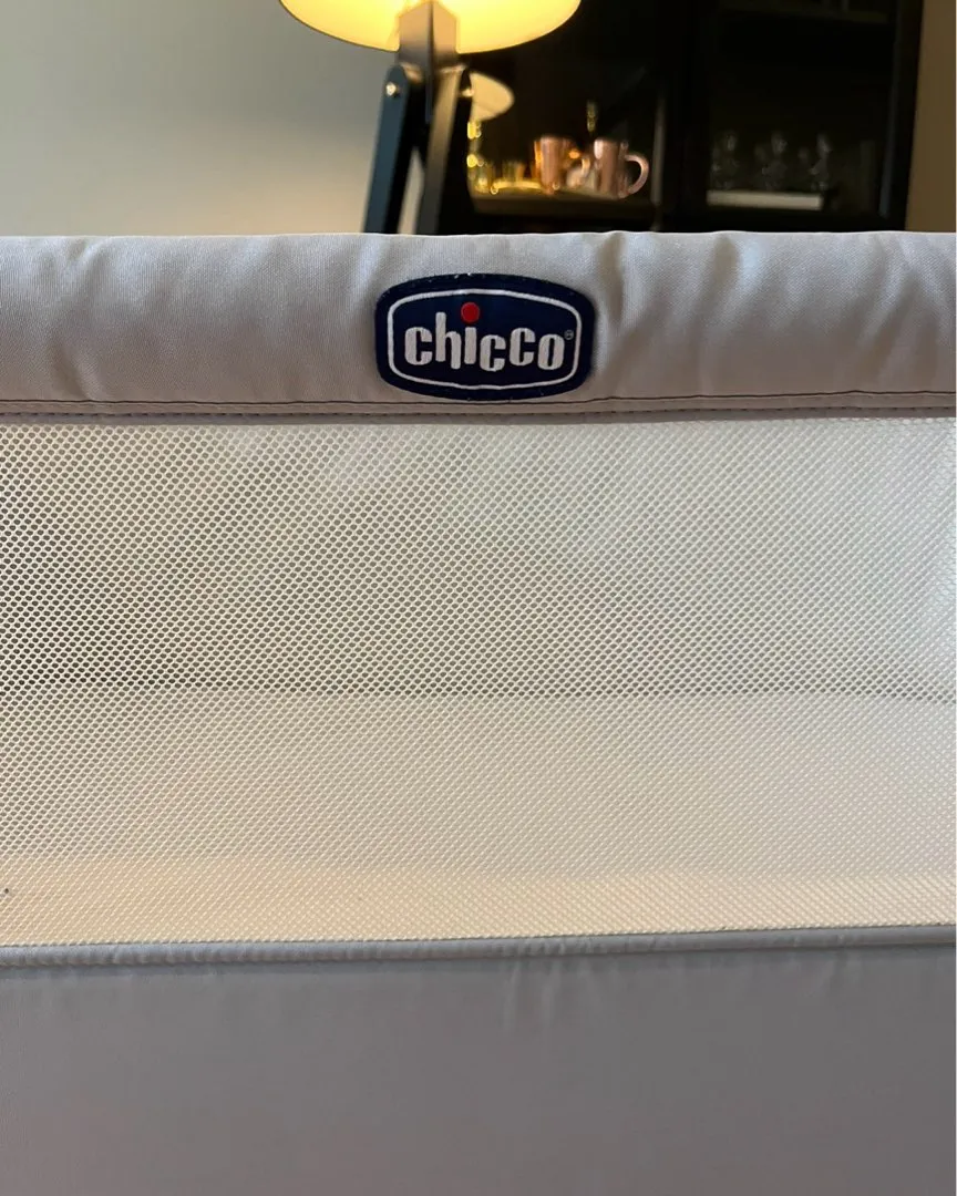 Chicco bedsidecrib