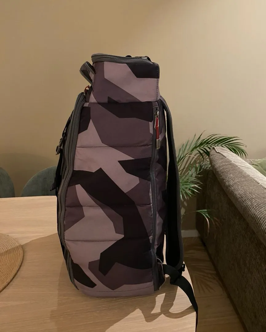 Douchebag hugger 30l