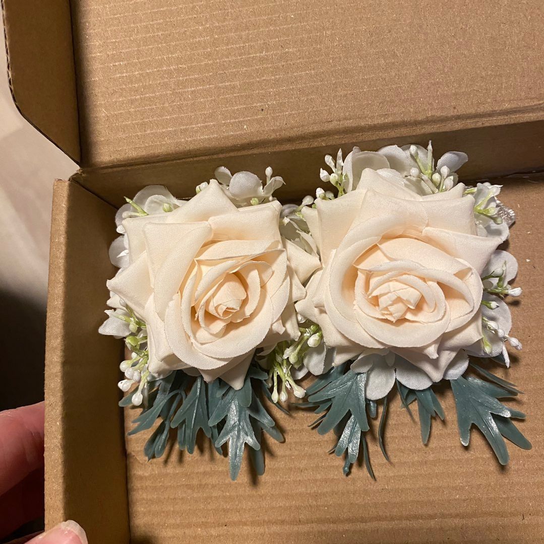 Corsage kunstig rose