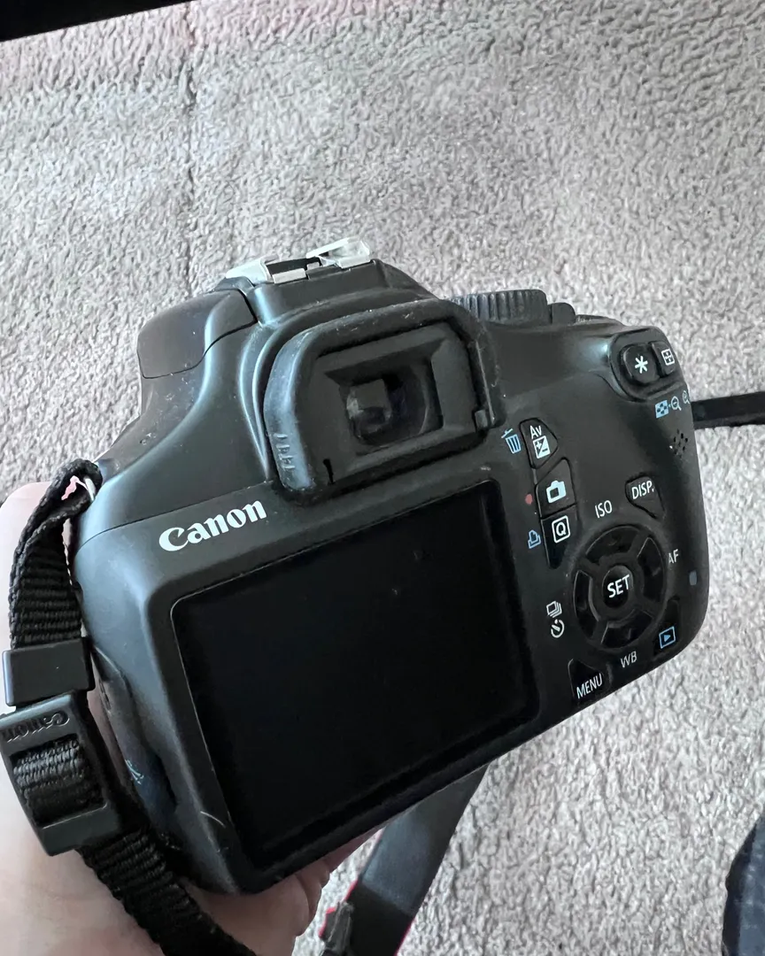 Canon EOS 1100D