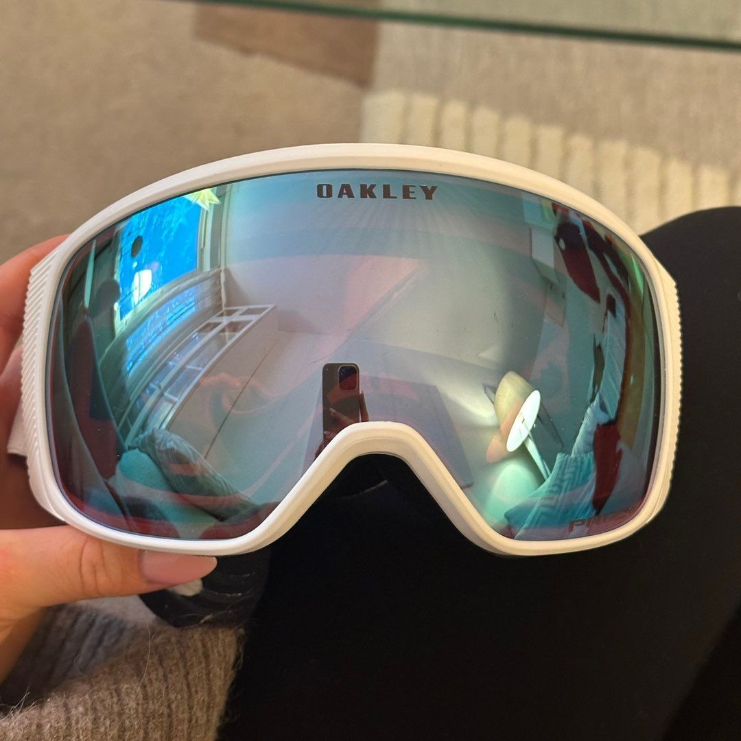 Oakley lasit