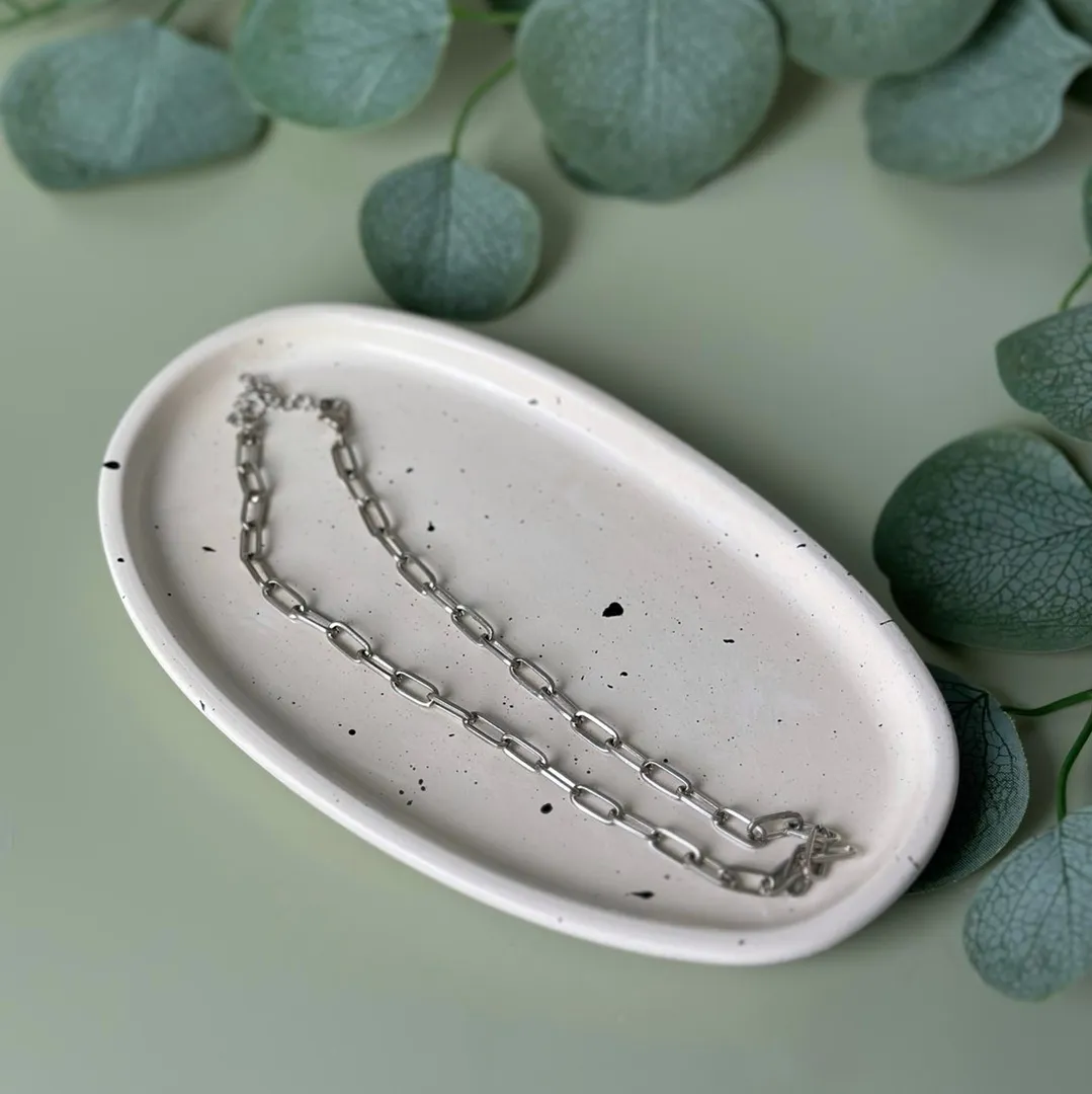 Oval jewellery tray