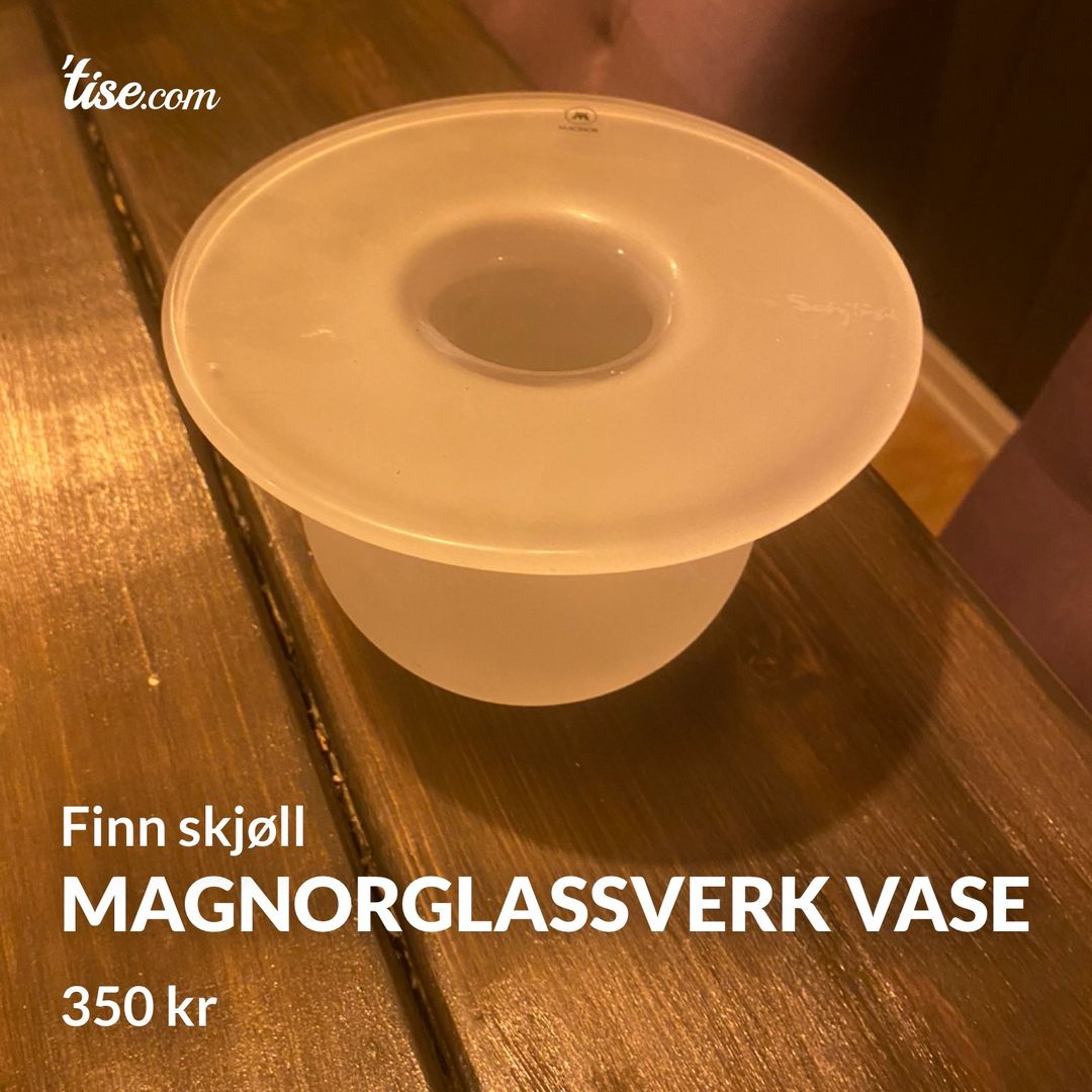 MagnorGlassverk vase