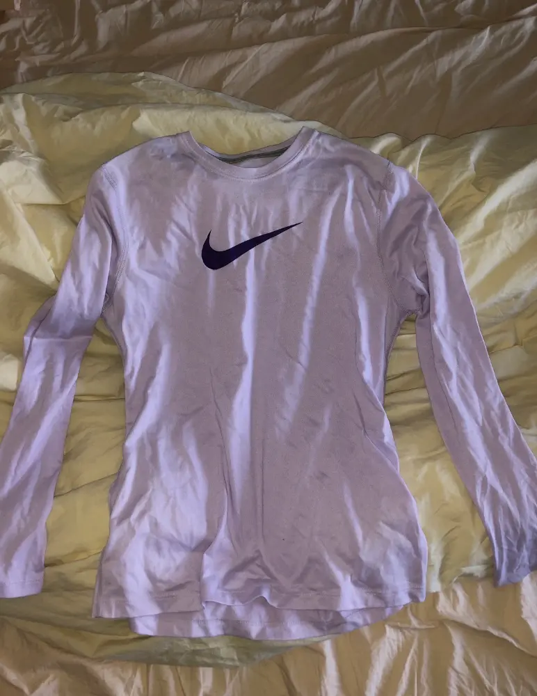 Nike top